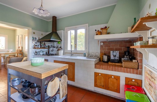 L'Assunta Villa | Villa 'House In Torto' with Shared Pool, Balcony, Wi-Fi and Air Conditioning