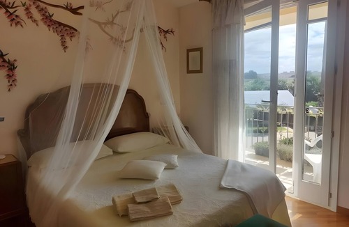 Marsala Villa | Villa 'Il Filo Di Perle' with Sea View, Wi-Fi, and Air Conditioning