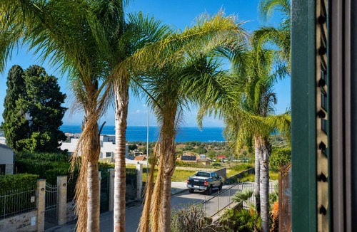 Brucoli Villa | Villa in Brucoli with 4 bedrooms sleeps 10
