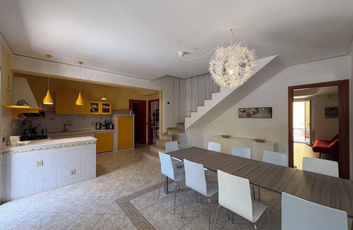 Marina di Ragusa Villa | Villa in Marina Di Ragusa with 7 bedrooms sleeps 18
