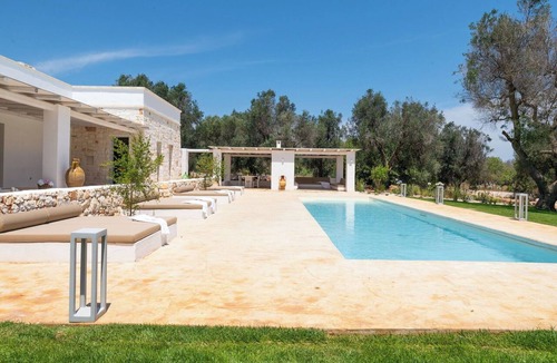 Carovigno Villa | Villa in Ostuni with 7 bedrooms sleeps 14