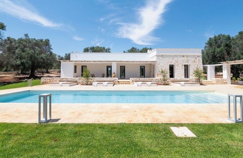 Carovigno Villa | Villa in Ostuni with 7 bedrooms sleeps 14