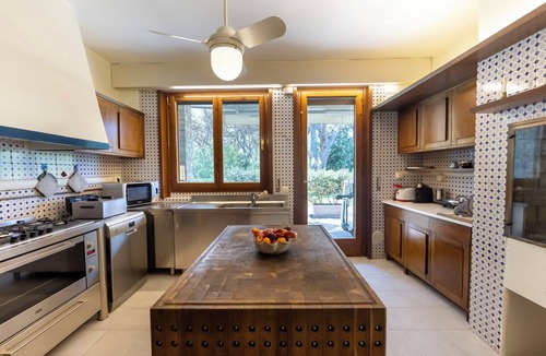 Le Rocchette Villa | Villa in Roccamare with 7 bedrooms sleeps 14