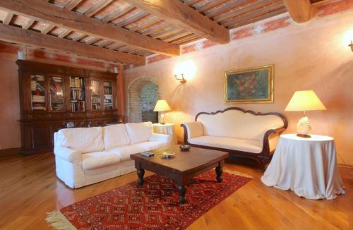 San Venanzo Villa | Villa in San Venanzo with Pool and Sauna