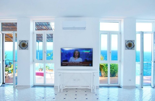 Conca dei Marini Villa | Villa con Piscina e Discesa al Mare Privata