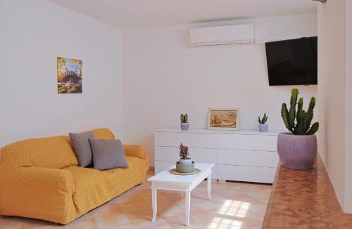 Ardea Apartment | Villa Lella - Pantheon basement apartment, shared swimming pool 5 minutes from the sea, suitable for families or groups for complete relaxation