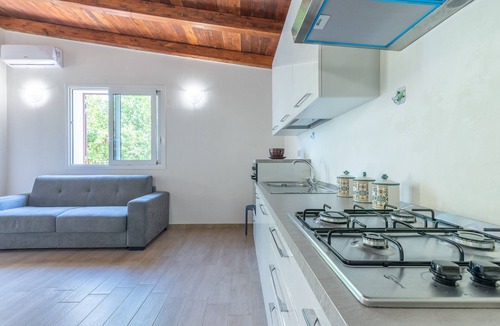 Avola Villa | Villa Lorenzo with Private Garden, Whirlpool & Wi-Fi