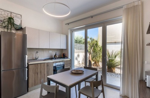 Noto Marina House | 'Villa Luisa' mit Pool by Interhome
