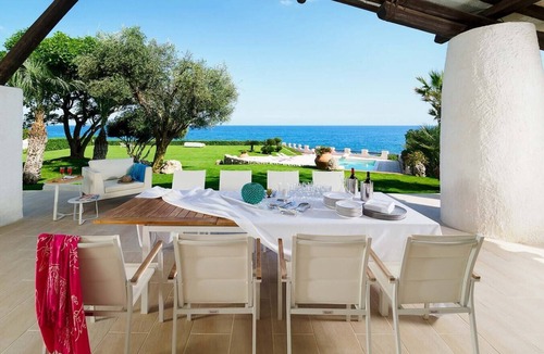 Fontane Bianche Villa | Villa Luna Blu, Exclusive seafront villa