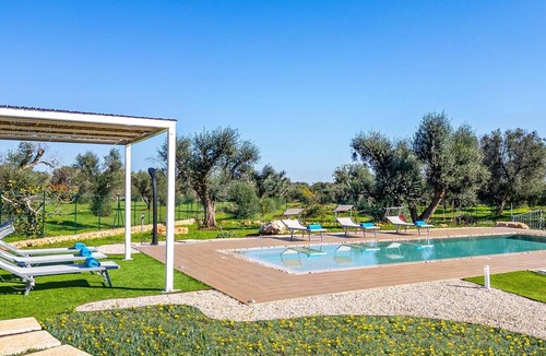 San Vito dei Normanni Villa | Villa Mastroronzo by Villa Plus