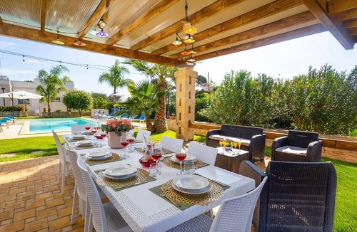 San Vito dei Normanni Villa | Villa Minna by Villa Plus