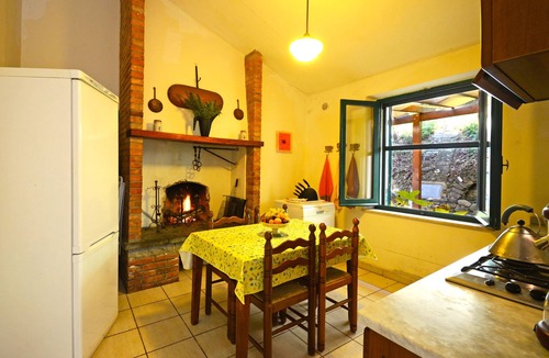 Citta della Pieve Villa | Villa Miralaghi: Huge Park, Private Heated Pool, Billiard, Lake, Playground,