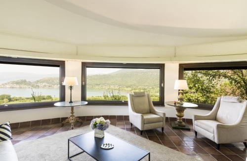 Poggio delle Ginestre Villa | Villa Miralago by Interhome