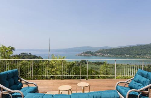 Poggio delle Ginestre Villa | Villa Miralago by Interhome