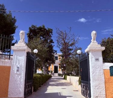 Trani House | VIlla Monte D'Alba