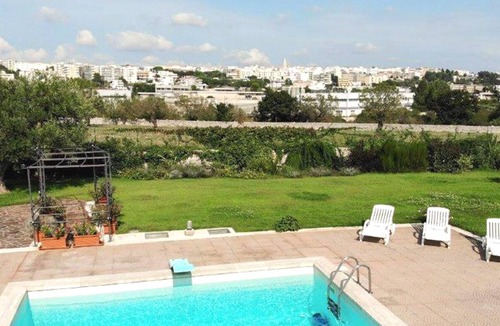 Noci Villa | Villa Montedoro con piscina by Wonderful Italy