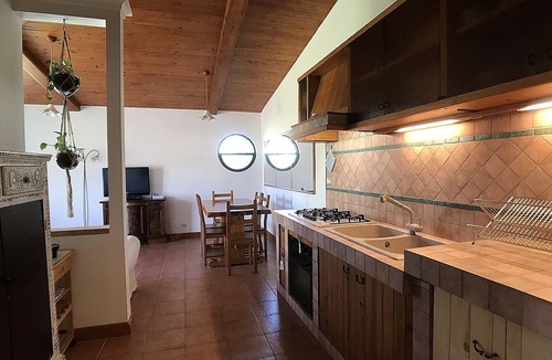 Colonia Elena Villa | Villa nearby the beach with garden and parking - sleeps 6