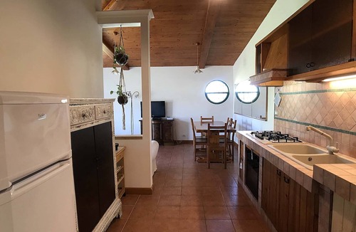 Colonia Elena Villa | Villa nearby the beach with garden and parking - sleeps 6