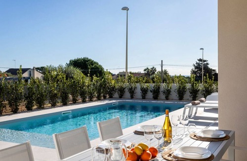 Grottelle Villa | Villa Nerissa - sea view villa IsulaTravel