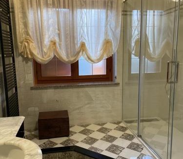 Ladispoli Villa | VILLA NEVADA Esclusiva con PISCINA Privata, Il Tuo Angolo di Pace a 5 Minuti dal MARE e 20 Minuti da ROMA