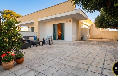 Torre Specchia Ruggeri Villa | Villa 'Pacifica' with Private Garden and Air Conditioning