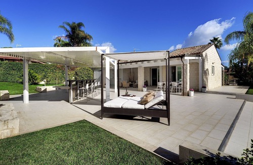 Scicli Villa | Villa PIETRABIANCA is the ideal solution for anyone who wants to spend a holiday by the sea