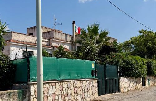 Carini House | Villa Pino