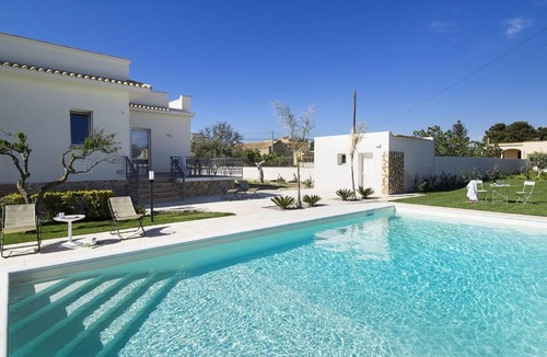Marsala Villa | Villa Rita