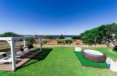Posto Rosso House | Villa Rosa zona Torre San Giovanni