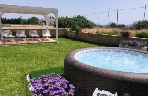 Posto Rosso House | Villa Rosa zona Torre San Giovanni