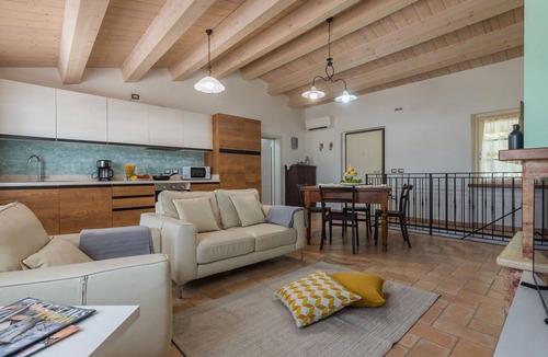 Fossombrone Villa | Villa Rosa - Private villa, 5 bedrooms, pool, A/C, wifi, pets, Marche
