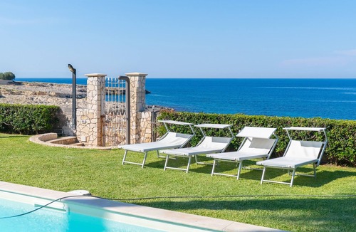 Augusta Villa | Villa 'Seba Sicily' with Sea View, Wi-Fi, and Air Conditioning