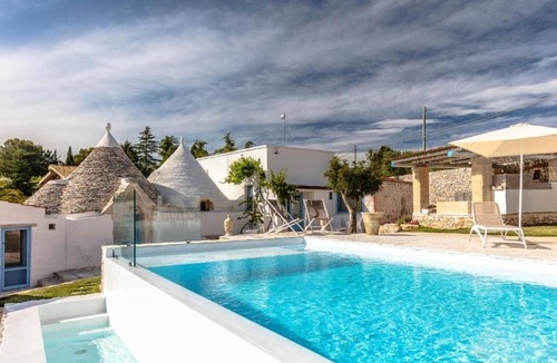 Putignano Villa | Villa 'Trulli Life' with Private Pool, Wi-Fi and Air Conditioning