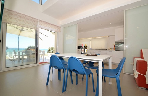 Alcamo Marina Villa | Villa Venere just steps from the sea