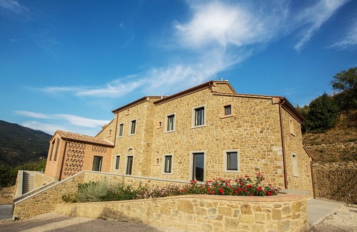 Cortona Villa | Villa Vento, elegant villa walking distance from CORTONA. Private Pool