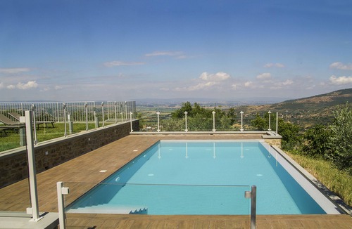 Cortona Villa | Villa Vento, elegant villa walking distance from CORTONA. Private Pool