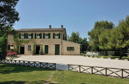 Rupoli House | Villa with pool in the hills near Fano