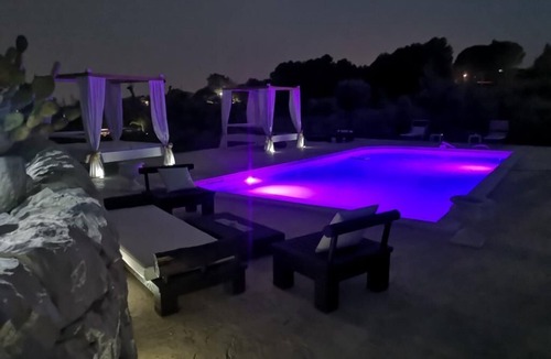 Avola House | Villa with Pool surrounded by nature
