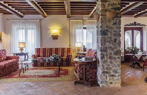 Corbara Villa | Villa Zenobia: An elegant two-story villa surrounded by vineyards and olive groves, with Free WI-FI.