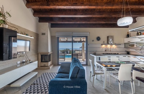 Avola Villa | Villa Zora - Four Bedroom Villa, Sleeps 9