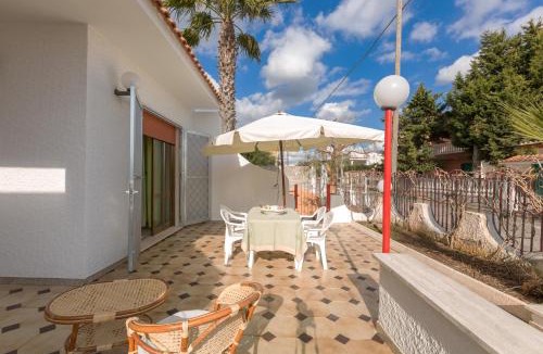 Torre Lapillo House | Villetta Lorena by BarbarHouse