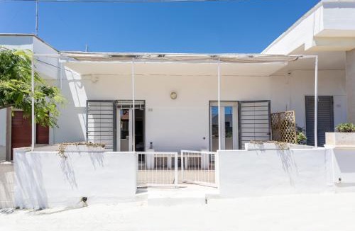 Posto Rosso House | Villetta Mary vista mare, by Apulia home