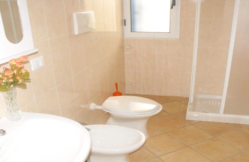 Villanova Villa | Villetta Monica 32: Private Residence, Wi-Fi, Veranda, Beach and Nearby Shops