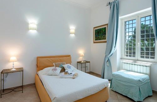 Quartiere XXXV Lido di Castel Fusano House | Villino dei Coralli