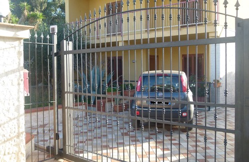 Carini Villa | Villino Toti and Silvana one step away from the sea