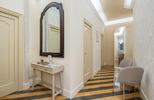 Rione XIV Borgo Apartment | Vivilo Collection - Falco 29 Vatican Apartment