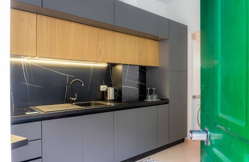 Tuscolano Apartment | VivimiHome - Apt a pochi passi dalla metro,con ingresso privato