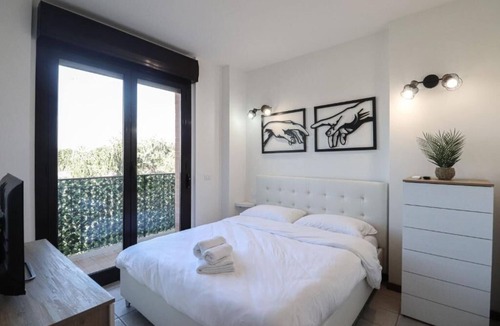 Zona XLV Castel di Guido Apartment | Well connected with city center, civitavecchia port and fiumicino airport