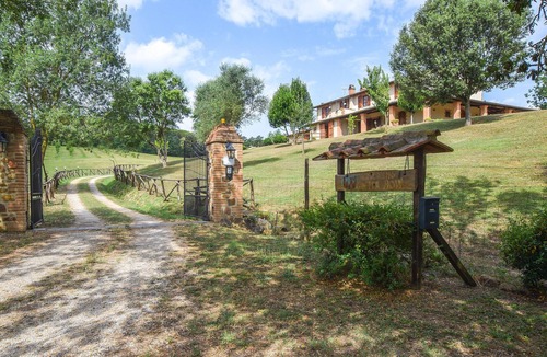 Montorsaio Apartment | Welcome to Tuscany and this inviting vacation apartment surrounded by picturesque countryside.
