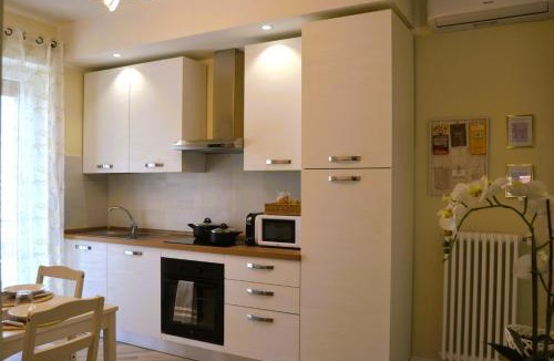 Torre Angela Apartment | White Apartment - Metro C